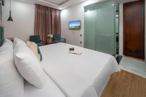 Standard Double Room image 4
