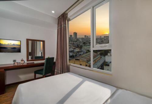 Deluxe Twin Room image 4