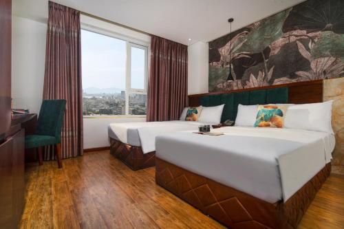 Deluxe Twin Room image 3
