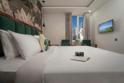 Deluxe Double Room room in Crystal hotel by Ha My
