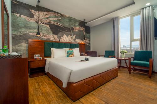Deluxe Double Room image 2