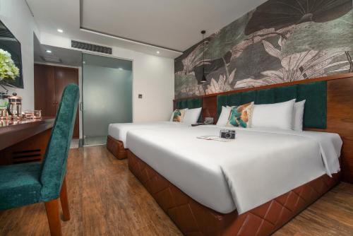 Deluxe Triple Room image 3
