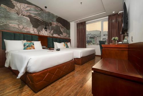 Deluxe Triple Room image 1