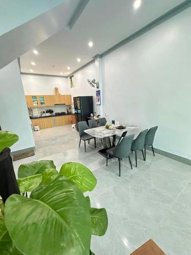 Kitchen, Muong Thanh Homestay & Apartment Dien Bien in Dien Bien Phu