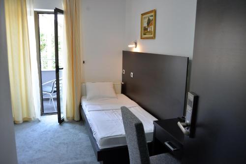 1 twin bed
