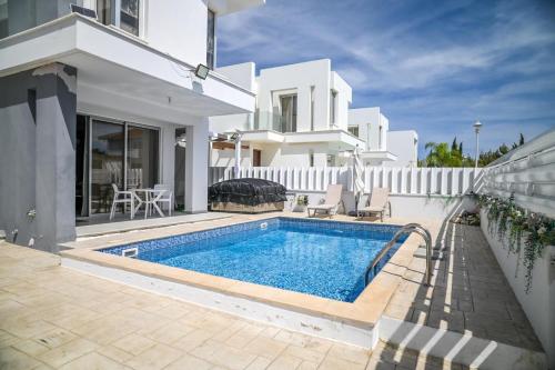 Hi royal villa – khách sạn tại Perivolia