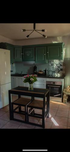 Loveroom himeros, gite de charme avec spa in Ectot-l'Auber