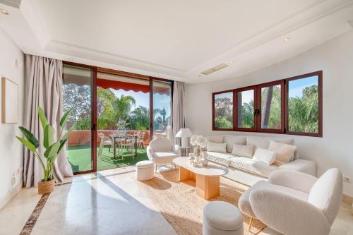 VACATION MARBELLA I La Alzambra Peaceful Hideaway with Sea views gîte à louer Nueva Andalucia