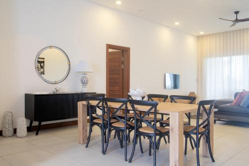 Akoya 17 - Beach by foot, Grand Bay (fotografie 7)