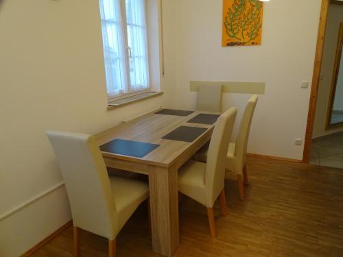 Dotări, Ferienwohnung Lindenhof in Holzkirchen