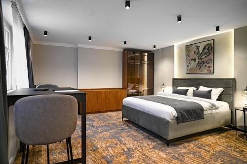 Double Room image 10