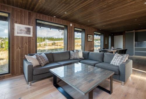 Modern cabin Hafjell high standard ski-in out in Oyer