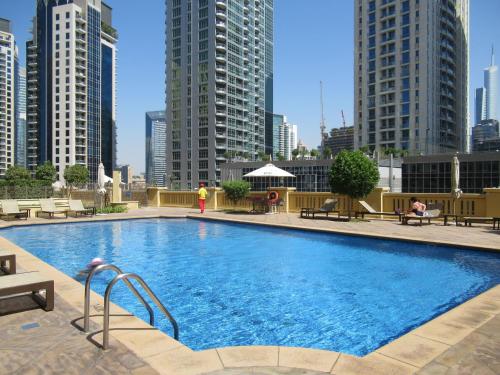 Spacious 1BR Apt on JBR Beach near Mall & Metro - By Sunkissed Holiday Homes, Dubái (foto 4)