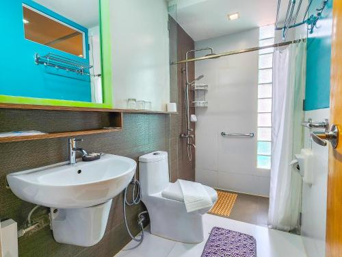 room detail thumbnail 2