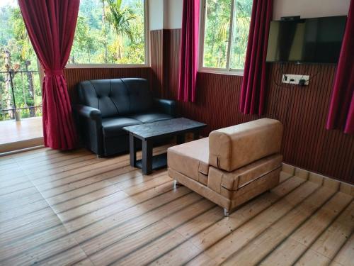 Suite with Balcony image 3