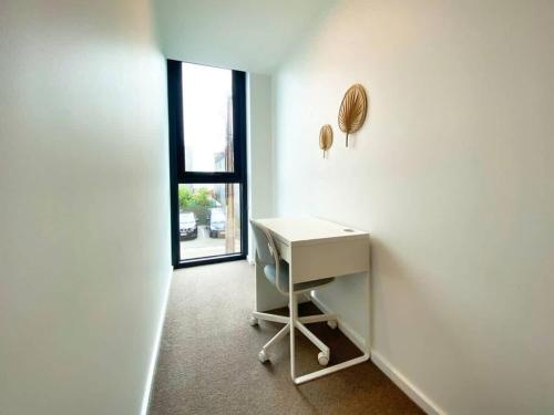 Beautiful 2BR Apt at Adelaide CBD with Pool-Gym-BBQ - image 2