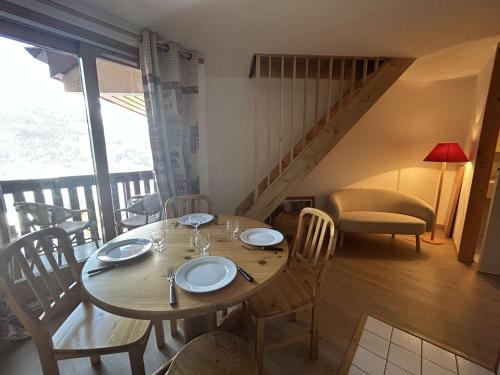Duplex cosy 4/6 pers, proche telesiege et commerce, pkg couvert, casier a ski – Meribel - FR-1-180-5 in Morel