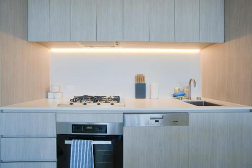Serenity in the Sky - 2BR Apt in Rundle Mall, Adelaide (zdjęcie 7)