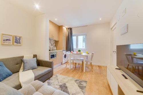Yellow Charm - Campolide Apartments, Lisboa