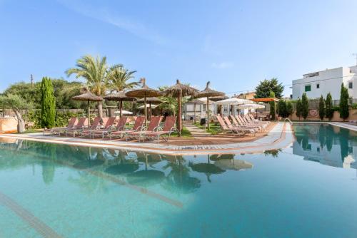 Apartamentos Playa Ferrera - image 3