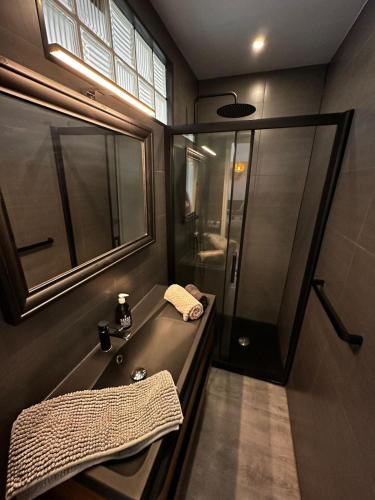 2 Bedroom Ocean Montagne view Apartment, Nizza (Foto 10)