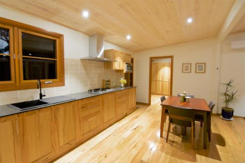 ห้องครัว, ไอยานา รีทรีต (Aiyana Retreat) in เดนมาร์ก