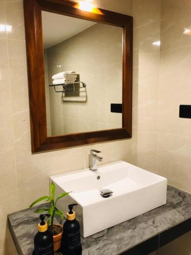 Deluxe Double Room image 2