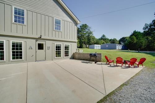 Ground-Floor Apartment about 1 Mi to Cloudland Canyon! in Rising Fawn, USA