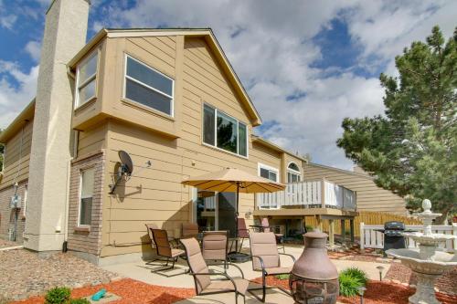 Cozy Colorado Springs Abode 8 Mi to Downtown! in Colorado Springs, USA