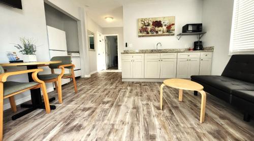 Johns Pass Beach Motel
