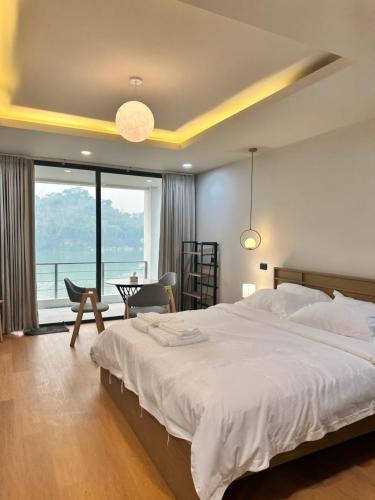 Apartment with View and Balcony image 5