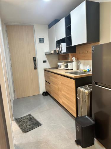 Apartment with View and Balcony image 4