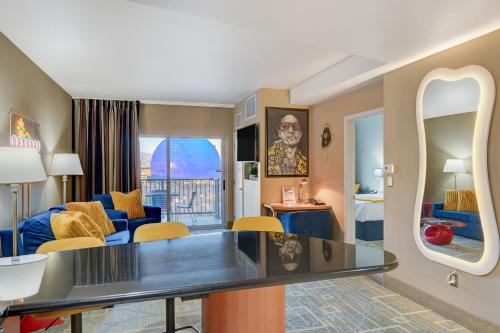 SPHERE IN 4K - Vintage Vegas Condo with Sphere and Strip Views!, Las Vegas (foto 8)