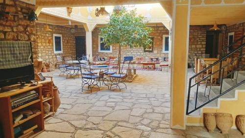 Kasbah Imini Restaurant & Hotel