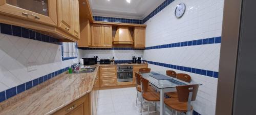ห้องครัว, Spacious Getaway in Attard with Terrace & Garage in แอตตาด