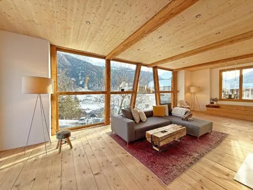 Design chalet with Alpine panorama in Cunter, Schweiz