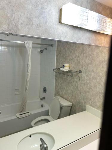 Blue Way Inn & Suites La Crosse - image 3