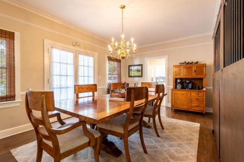 3 Kings, Hot Tub, Bourbon Trail, Horse Themed Stay in Harrodsburg (Kentucky)