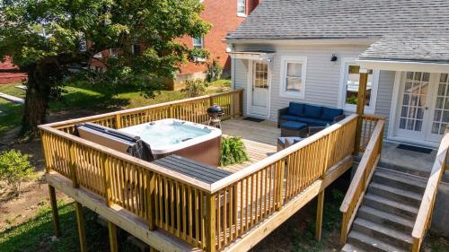 Vista exterior, 3 Kings, Hot Tub, Bourbon Trail, Horse Themed Stay in Harrodsburg (Kentucky)