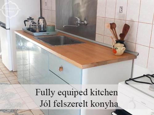 Kitchen, Balaton Panorama Cottage - National Park in Balatoncsicsó