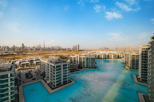 Luxury 2BR Prime Location & Burj Views, Dubai