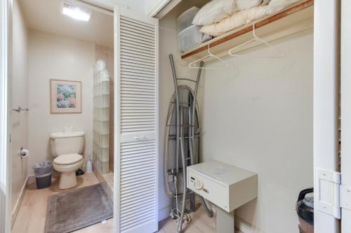 Kihei Condo with Resort Amenities - Walk to Beach - image 4