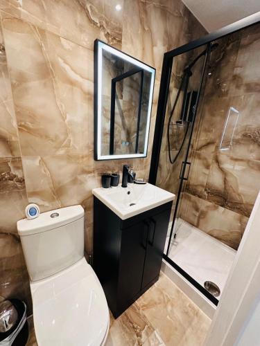 R4 - Elegant Private Room with Kitchenette near QE Hospital Harborne, Birmingham (fotografie 10)