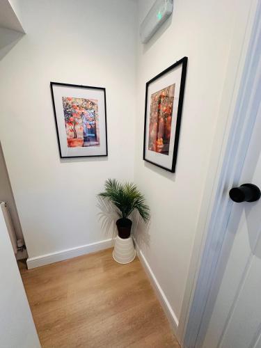 R5 - Luxurious Private Room with Kitchenette near QE Hospital Harborne, Бирмингем (фото 2)