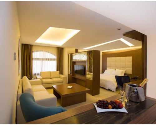 Opera Hotel in Kfar Yassine