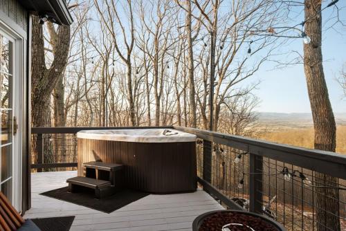 Hygge mountain retreat with stunning views in New Market (VA)