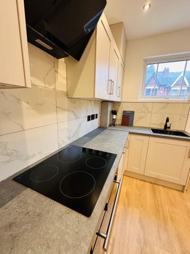 R2 - Modern Self-Contained En-Suite Private Room near QE Hospital Harborne R2 - Modern Self-Contained En-Suite Private Room near QE Hospital Harborne