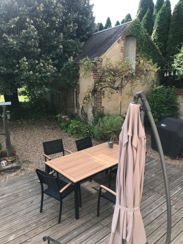 Maison chaleureuse avec grand jardin à 2h de Paris (Maison chaleureuse avec grand jardin a 2h de Paris) in 聖加來
