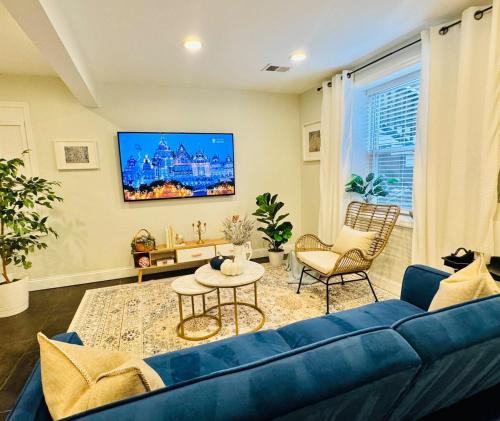 Modern Oasis-steps from DC with free private parking Modern Oasis-steps from DC with free private parking