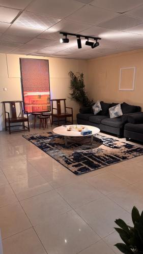 أستديوهات وشقق بن علي near Al Jimi Mall